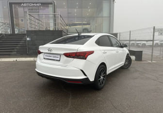 Подержанный автомобиль Hyundai Solaris Sedan 2022 года (5 фото)