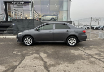 Подержанный автомобиль Toyota Corolla Sedan 2012 года (8 фото)