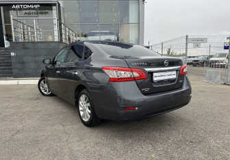 Подержанный автомобиль Nissan Sentra Sedan 2015 года (7 фото)