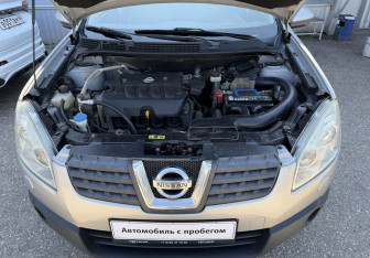 Подержанный автомобиль Nissan Qashqai 2008 года (14 фото)