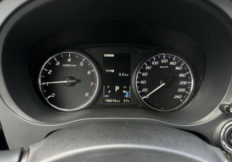 Подержанный автомобиль Mitsubishi Outlander 2014 года (9 фото)
