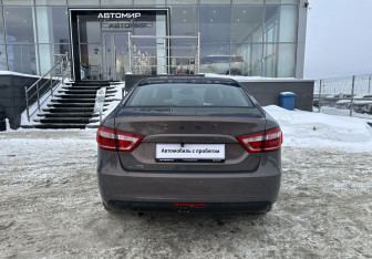 Подержанный автомобиль LADA (ВАЗ) Vesta Sedan 2019 года (6 фото)