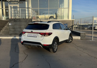 Подержанный автомобиль Kia Rio Hatchback 2019 года (5 фото)