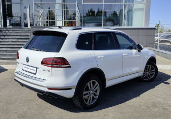 Подержанный автомобиль Volkswagen Touareg 2016 года (5 фото)