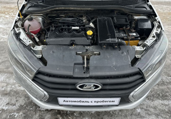 Подержанный автомобиль LADA (ВАЗ) Vesta Sedan 2016 года (14 фото)