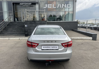 Подержанный автомобиль LADA (ВАЗ) Vesta Sedan 2019 года (6 фото)