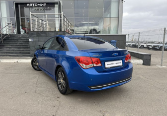 Подержанный автомобиль Chevrolet Cruze Sedan 2011 года (7 фото)