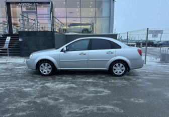 Подержанный автомобиль Chevrolet Lacetti Sedan 2012 года (8 фото)