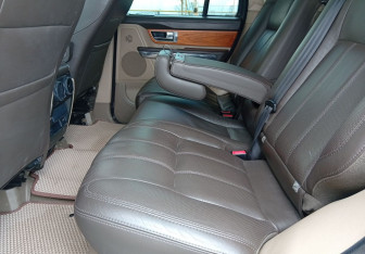 Подержанный автомобиль Land Rover Range Rover Sport 2013 года (12 фото)