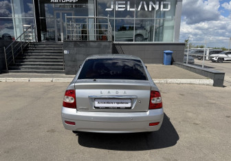 Подержанный автомобиль LADA (ВАЗ) Priora Hatchback 2010 года (6 фото)