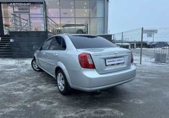 Подержанный автомобиль Chevrolet Lacetti Sedan 2012 года (7 фото)