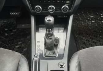 Подержанный автомобиль Skoda Octavia Liftback 2017 года (11 фото)