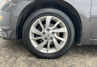 Подержанный автомобиль Nissan Sentra Sedan 2015 года (15 фото)