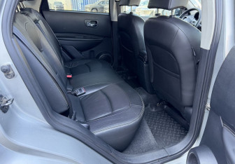 Подержанный автомобиль Nissan Qashqai 2008 года (12 фото)