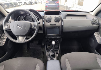 Подержанный автомобиль Renault Duster 2018 года (10 фото)