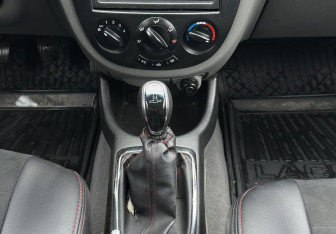 Подержанный автомобиль Chevrolet Lacetti Sedan 2012 года (11 фото)