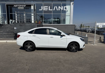 Подержанный автомобиль LADA (ВАЗ) Vesta Sedan 2019 года (4 фото)