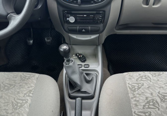 Подержанный автомобиль LADA (ВАЗ) Kalina Sedan 2006 года (11 фото)