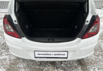 Подержанный автомобиль Opel Corsa 2013 года (15 фото)