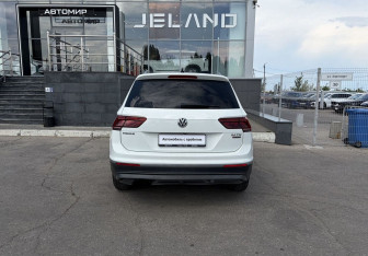 Подержанный автомобиль Volkswagen Tiguan 2017 года (6 фото)