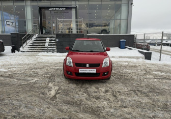 Подержанный автомобиль Suzuki Swift Hatchback 2008 года (2 фото)