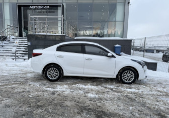 Подержанный автомобиль Kia Rio Sedan 2021 года (4 фото)