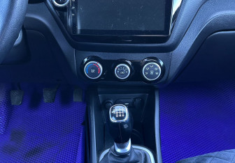 Подержанный автомобиль Kia Rio Sedan 2016 года (11 фото)