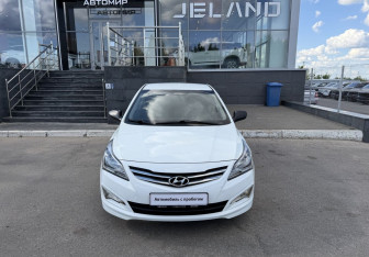 Подержанный автомобиль Hyundai Solaris Sedan 2015 года (2 фото)
