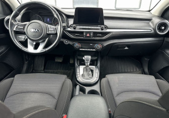 Подержанный автомобиль Kia Cerato Sedan 2019 года (10 фото)
