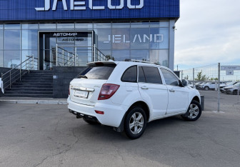 Подержанный автомобиль Lifan X60 2015 года (5 фото)