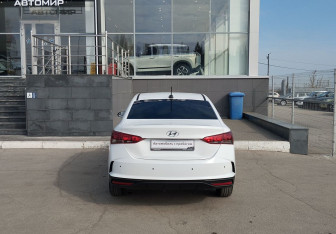 Подержанный автомобиль Hyundai Solaris Sedan 2022 года (6 фото)