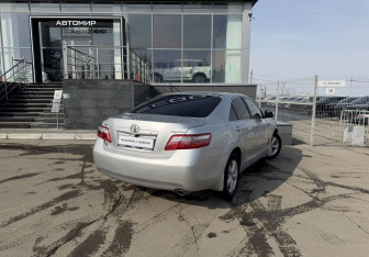 Подержанный автомобиль Toyota Camry Sedan 2009 года (5 фото)