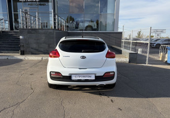 Подержанный автомобиль Kia Ceed Hatchback 2013 года (6 фото)
