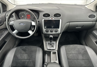 Подержанный автомобиль Ford Focus Hatchback 2007 года (10 фото)