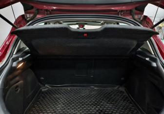 Подержанный автомобиль Peugeot 308 Hatchback 2008 года (15 фото)