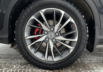 Подержанный автомобиль Geely Coolray 2021 года (14 фото)