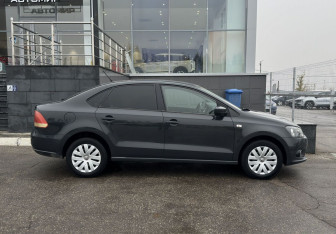 Подержанный автомобиль Volkswagen Polo Sedan 2013 года (4 фото)