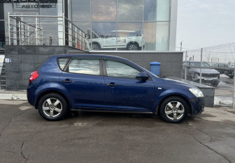 Подержанный автомобиль Kia Ceed Hatchback 2007 года (4 фото)