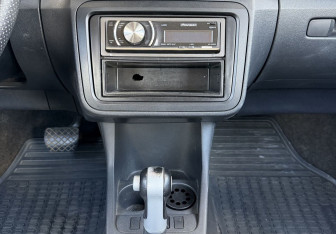 Подержанный автомобиль Skoda Fabia Hatchback 2008 года (11 фото)
