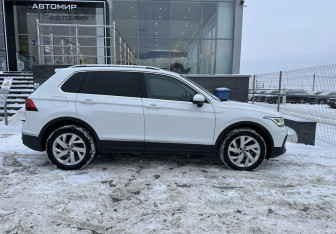 Подержанный автомобиль Volkswagen Tiguan 2021 года (4 фото)