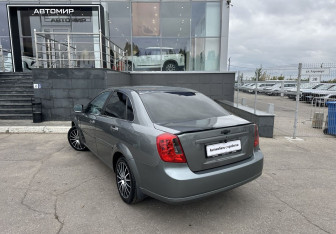 Подержанный автомобиль Daewoo Gentra Sedan 2014 года (7 фото)