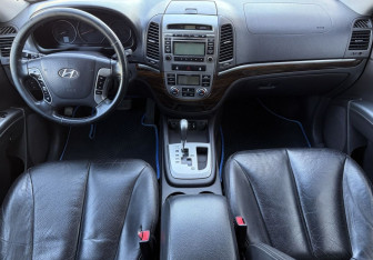 Подержанный автомобиль Hyundai Santa Fe 2010 года (10 фото)