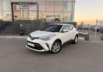 Подержанный автомобиль Toyota C-HR 2019 года (1 фото)