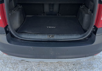 Подержанный автомобиль Skoda Yeti 2013 года (13 фото)