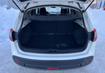 Подержанный автомобиль Nissan Qashqai 2012 года (13 фото)