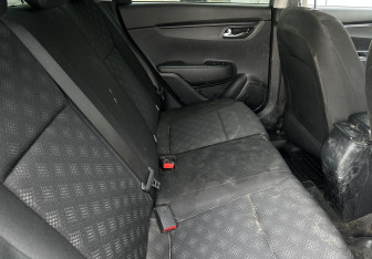 Подержанный автомобиль Kia Rio Sedan 2019 года (12 фото)
