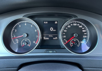Подержанный автомобиль Volkswagen Golf Hatchback 2014 года (9 фото)