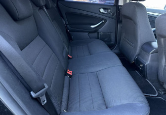 Подержанный автомобиль Ford Mondeo Sedan 2010 года (12 фото)