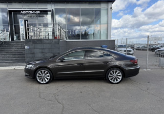 Подержанный автомобиль Volkswagen Passat CC 2012 года (8 фото)