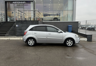 Подержанный автомобиль Kia Rio Hatchback 2010 года (4 фото)